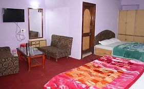 Hotel Highway Inn