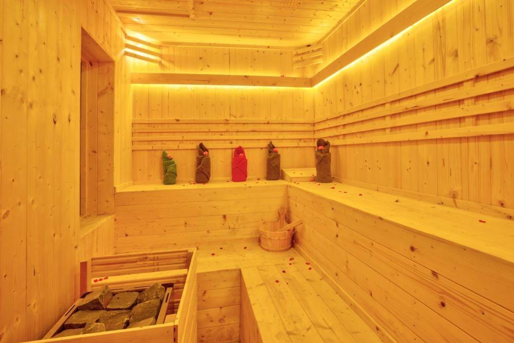 Hotel Highway Inn Manali  Exterior photo