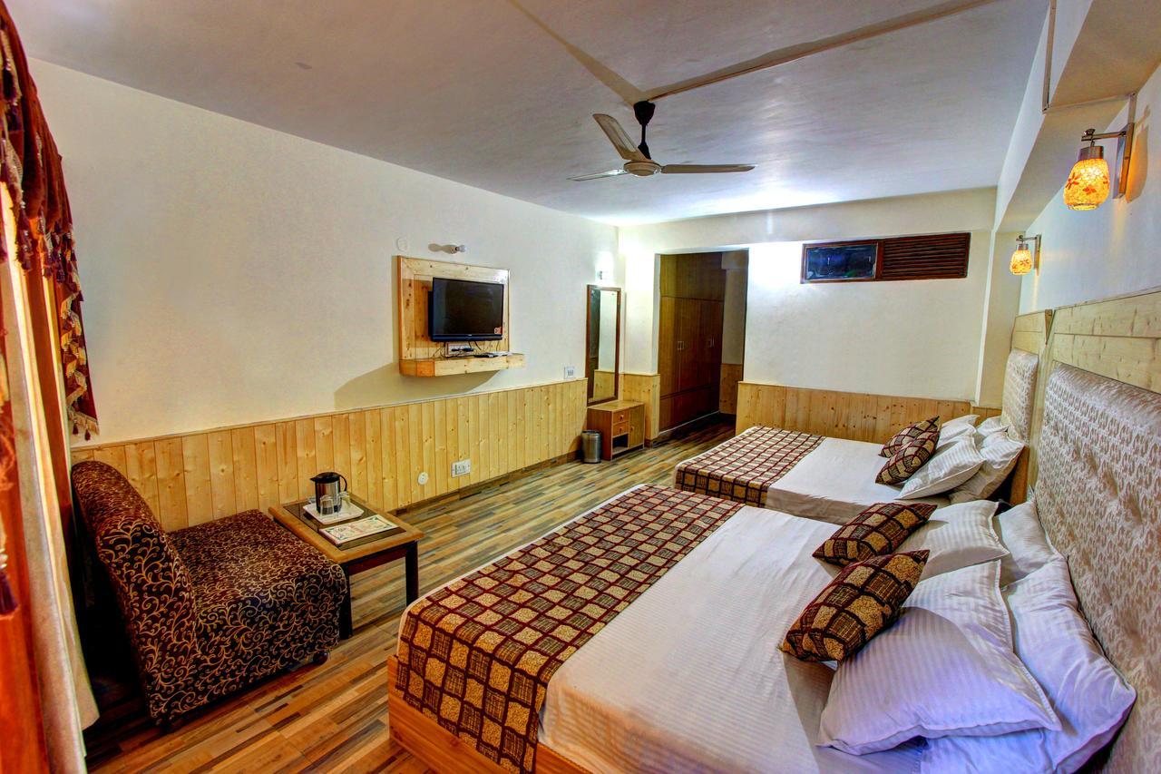 Hotel Highway Inn Manali  Exterior photo